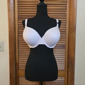 NWOT Body By Victoria Perfect Shape Bra Size 40D